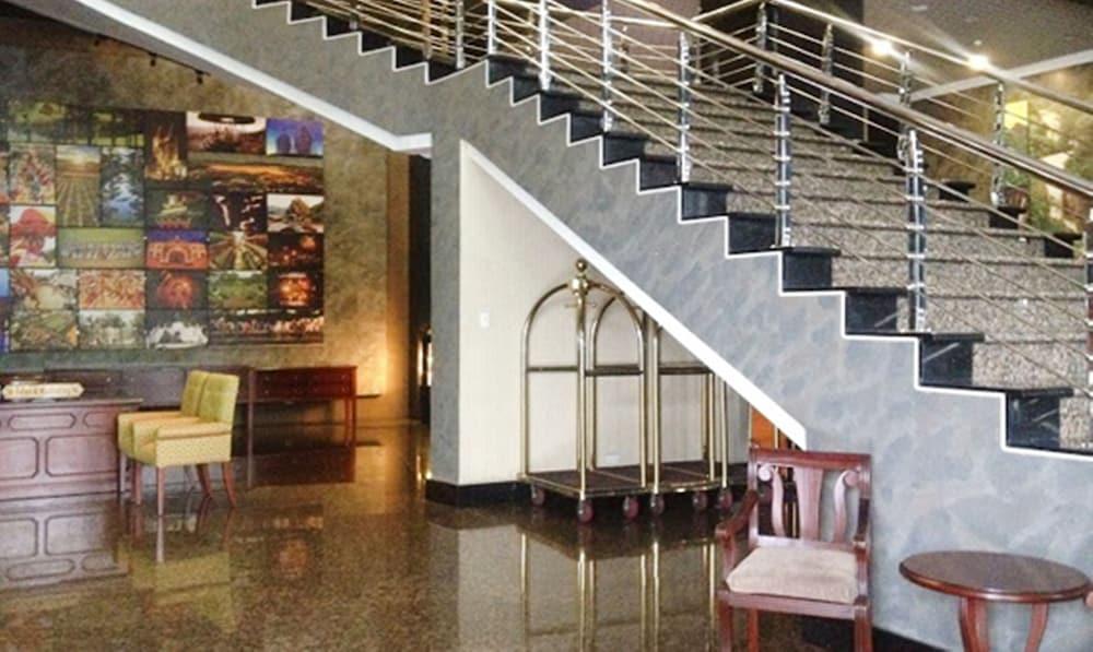 Baguio Crown Legacy Hotel Baguio City Dış mekan fotoğraf